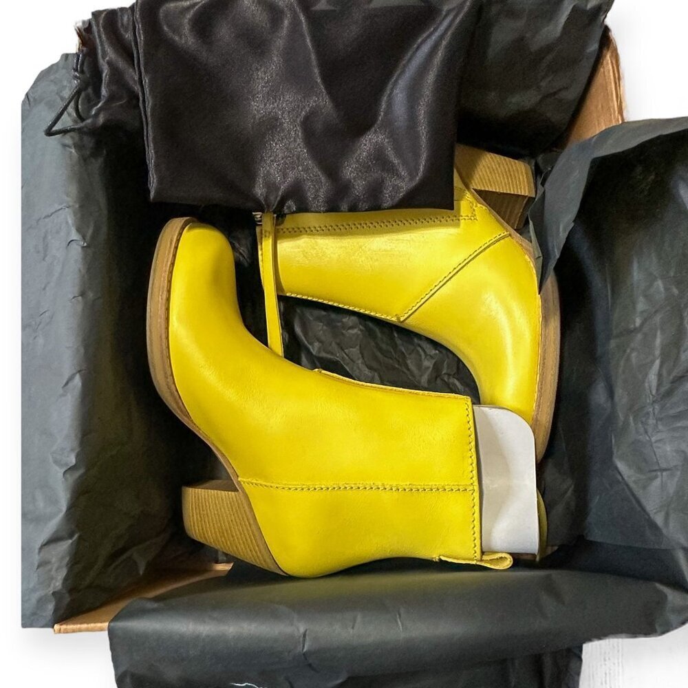 Acne Studios Pistol Boots in Lemon Yellow Leather – Size 37 – New in Box - Picture 4 of 16